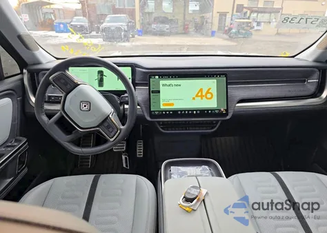 2023 Rivian R1T Launch Edition z USA, uszkodzony, nr VIN 7FCTGAAL1PN024435